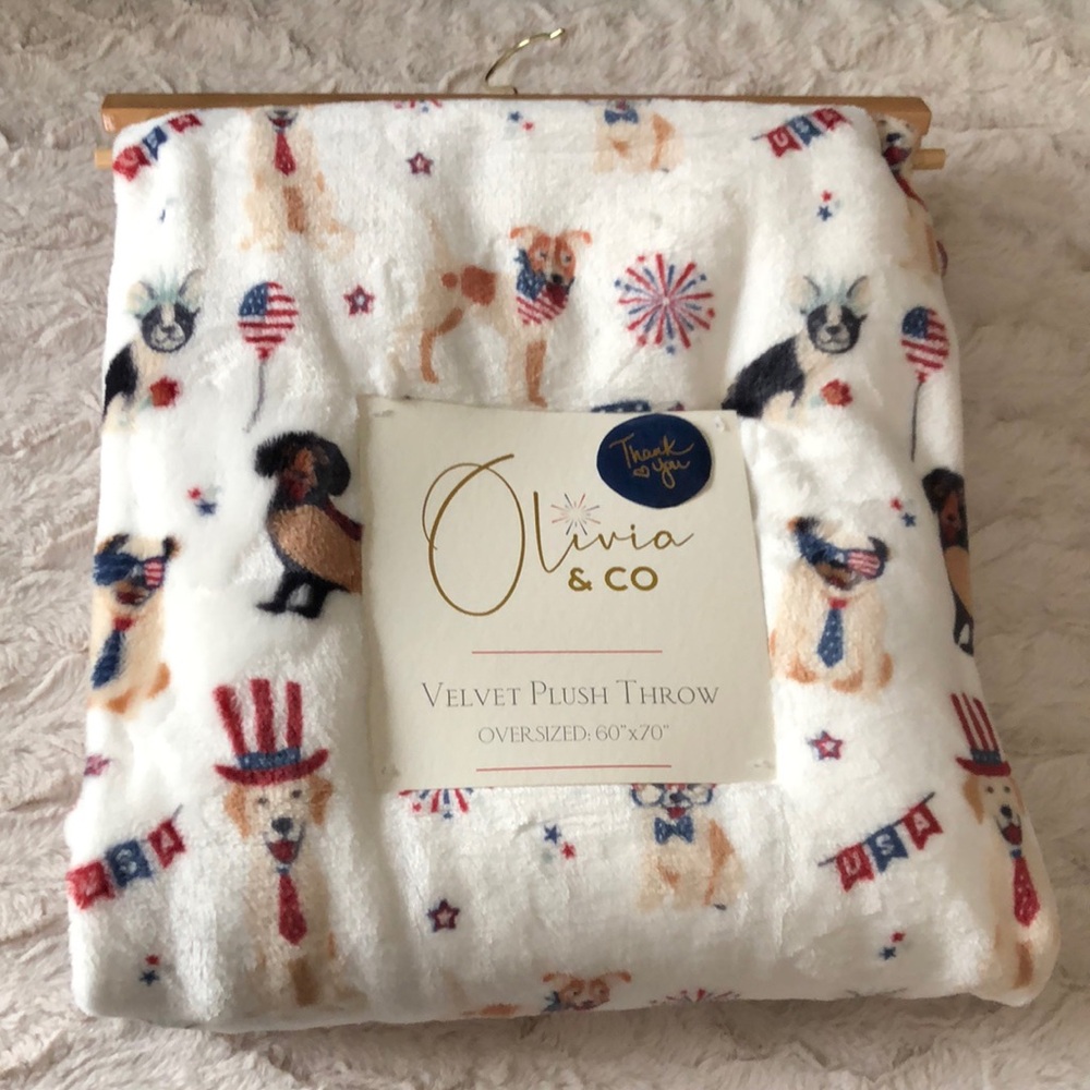 Olivia & Co Patriotic Dog Print Plush Throw Blanket